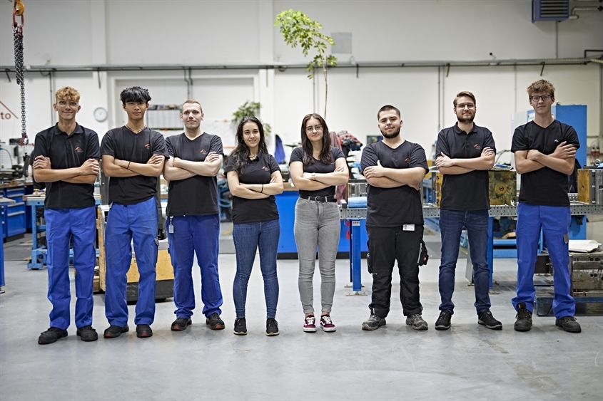 ROTO FRANK AUSTRIA GmbH: Roto öffnet dir Tür und Fenster in deine erfolgreiche Zukunft!