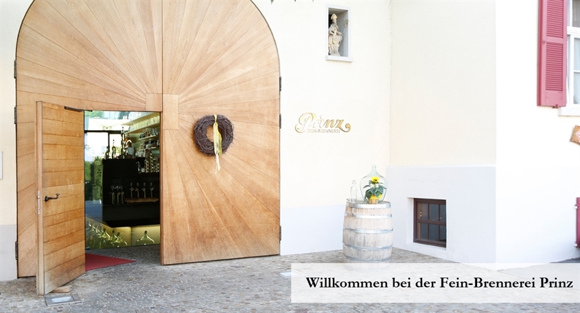 Thomas Prinz GmbH: Hofladen Eingang außen