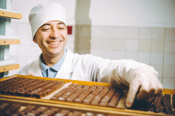 Pralinen aus Schokolade herstellen